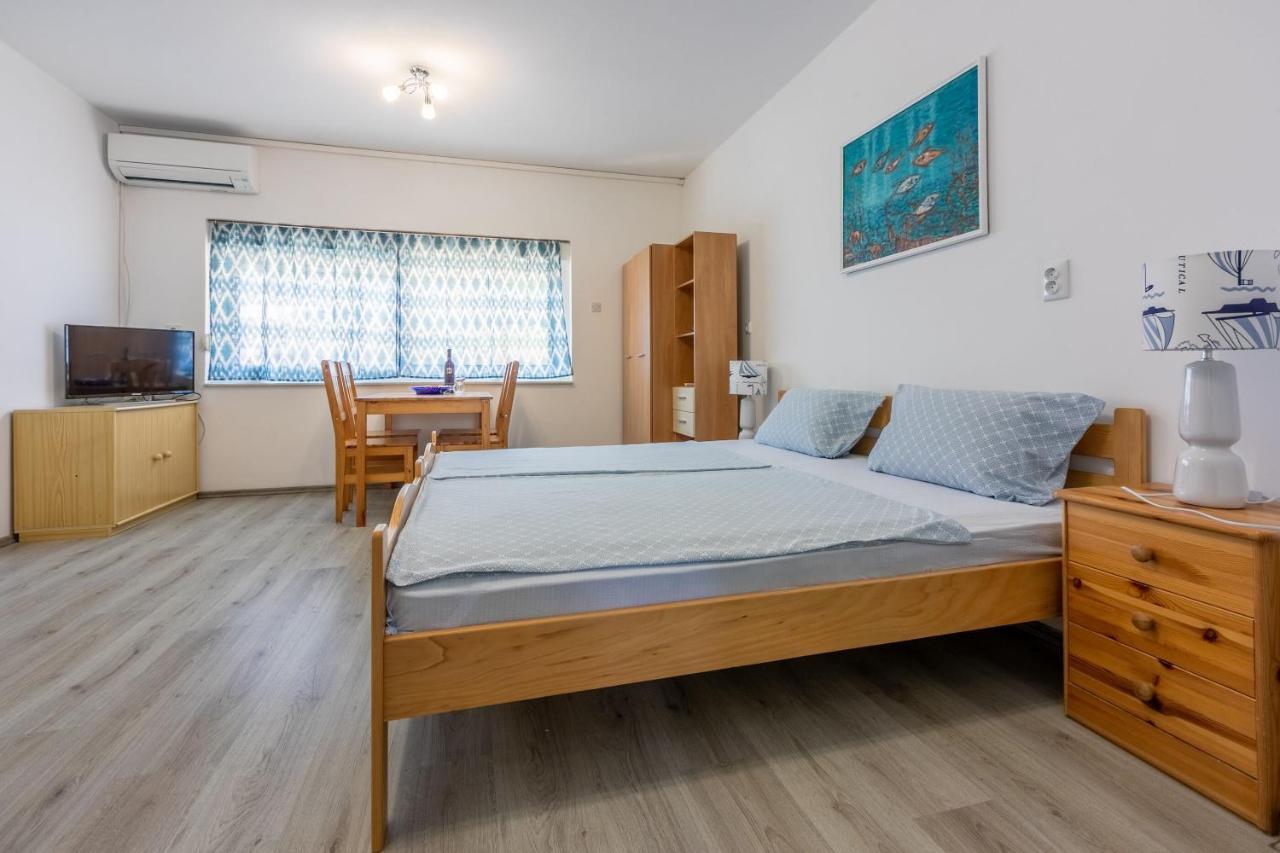 Apartments Ratko Jadranovo Exterior photo